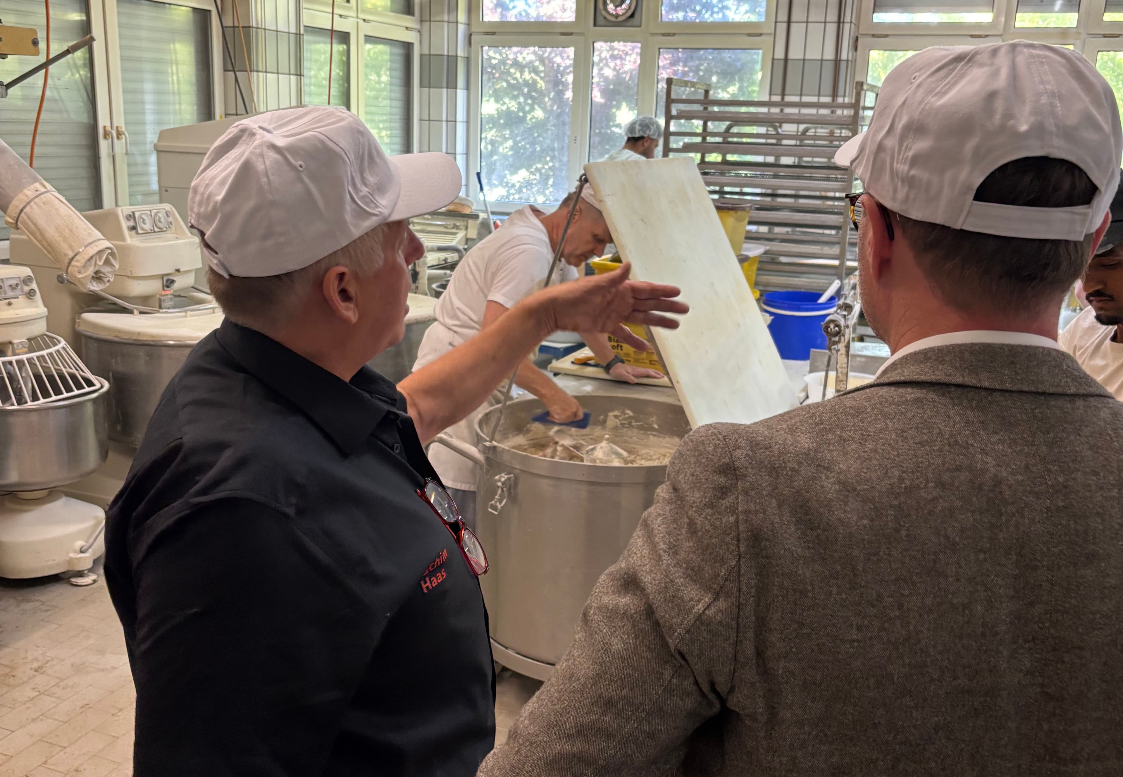 Vulkanbäcker Haas in Schotten im Fokus eines Betriebsbesuchs