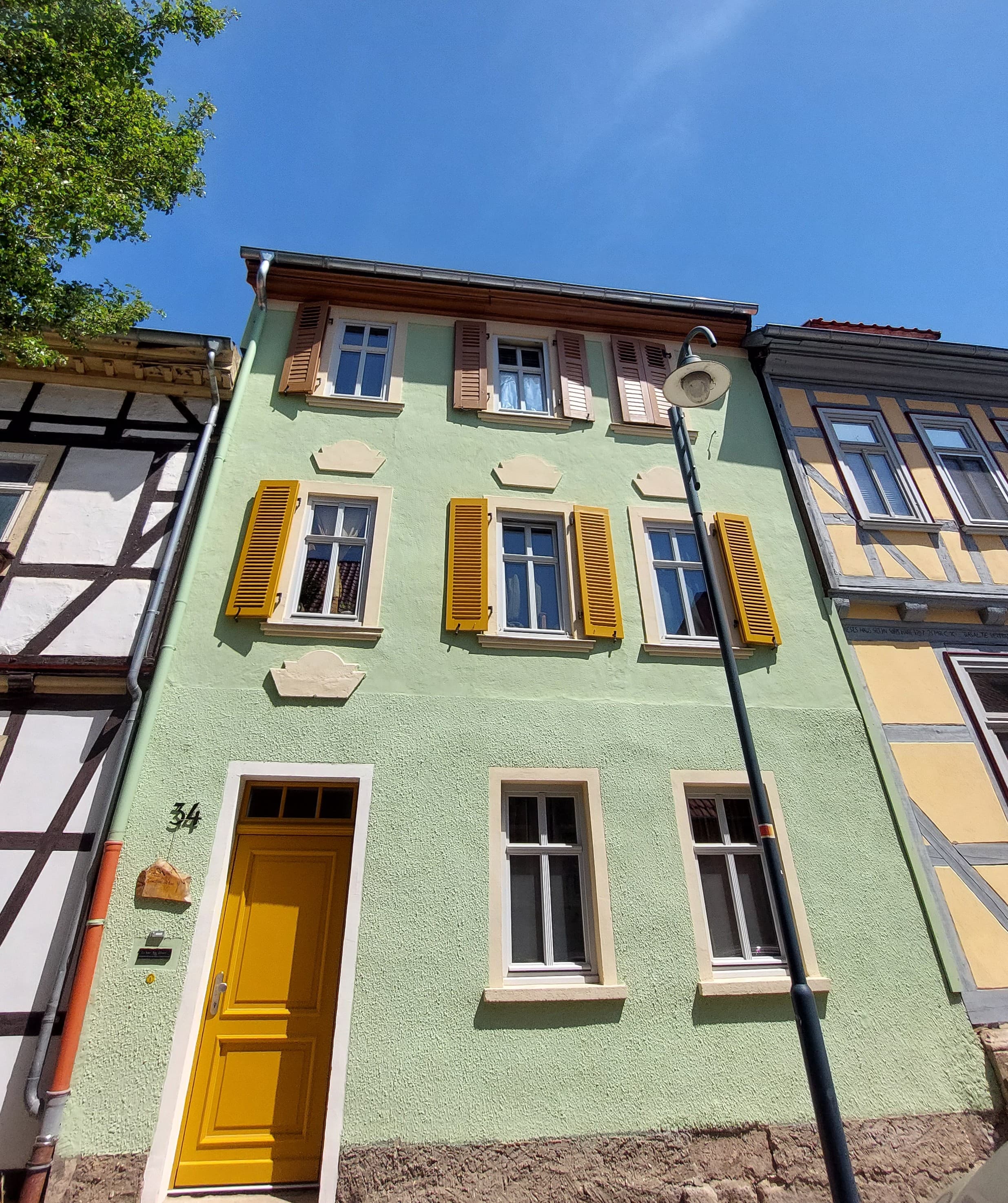 Saniertes historisches Haus in der Kilianistraße 34 in Mühlhausen