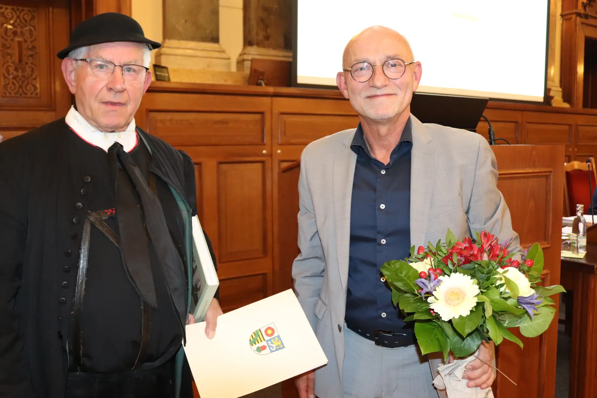 Mit seinem engagierten ehrenamtlichen Einsatz trägt er entscheidend dazu bei, dass unsere Traditionen nicht in Vergessenheit geraten.