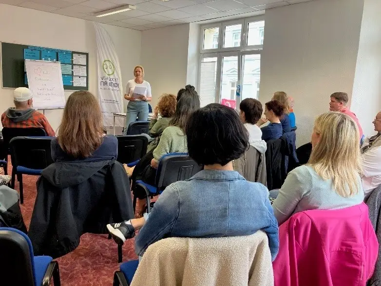Hilfe gesucht im Landkreis Schmalkalden-Meiningen: Unterstützung für „Verrückt? Na und! – Seelisch fit in der Schule“
