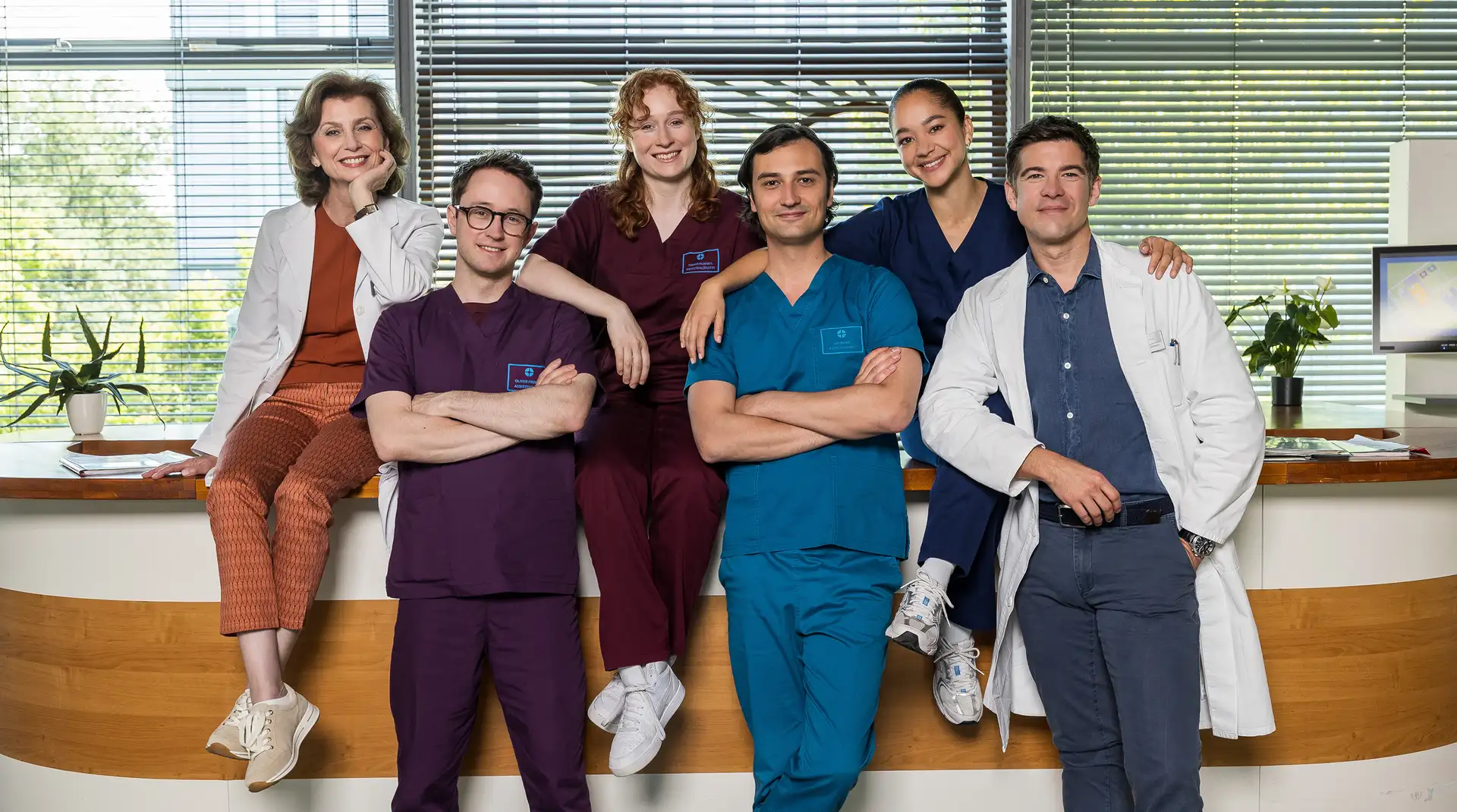 "In aller Freundschaft - Die jungen Ärzte" weiter im Einsatz: Drehstart für Staffel 13 / Neue Folgen von Staffel 12 ab 8. Oktober