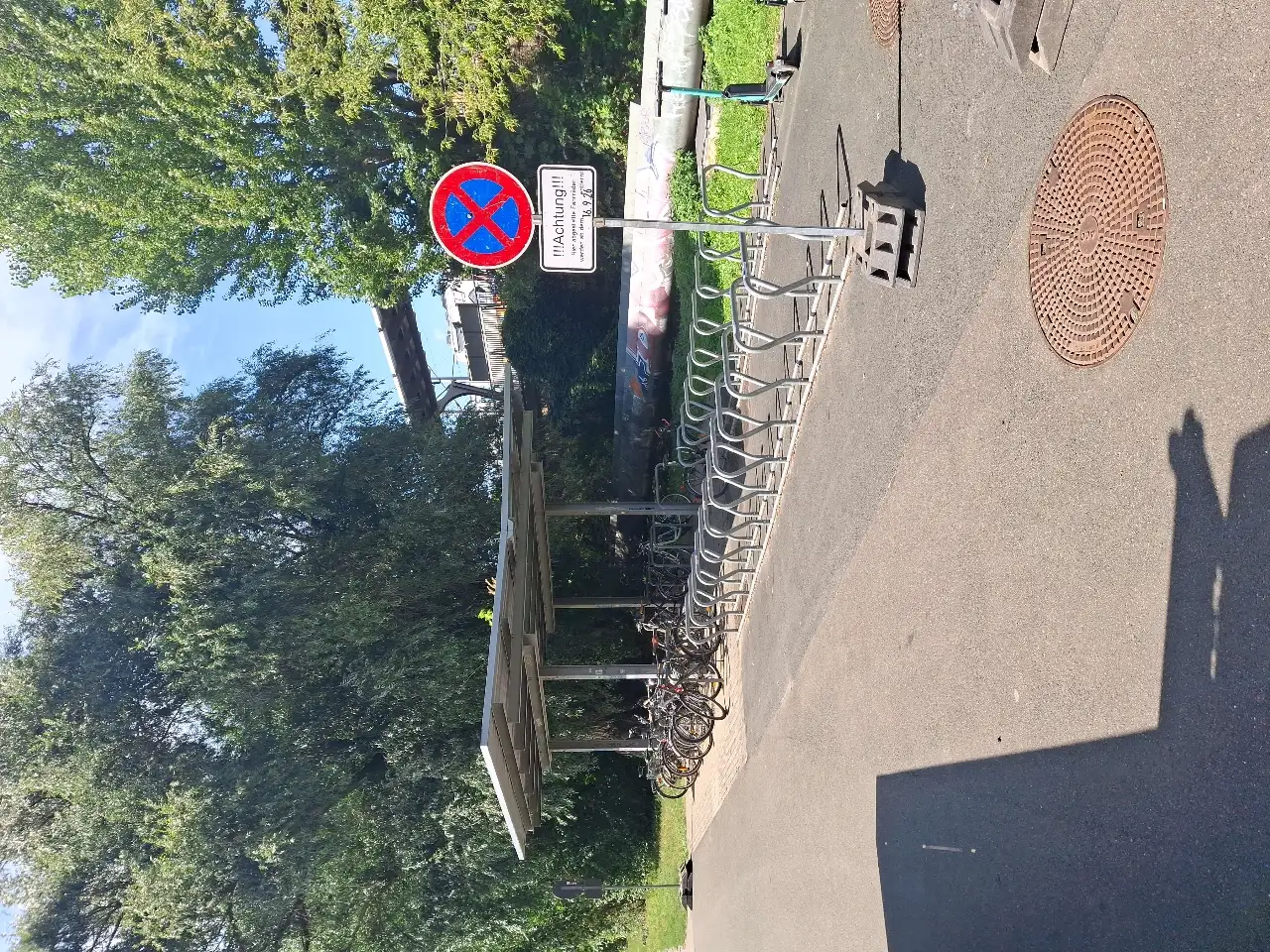 Radständer am Paradiesbahnhof: Reinigung und Reparatur